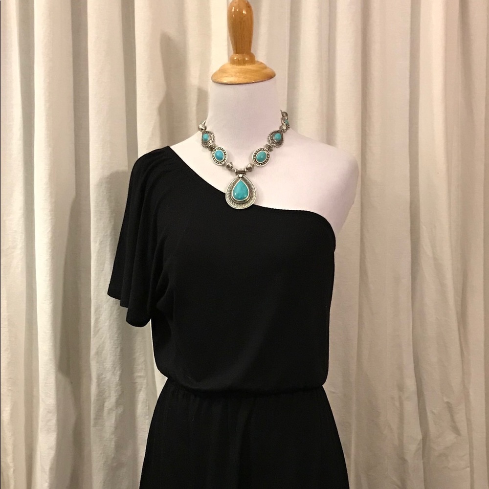 One shoulder black dress